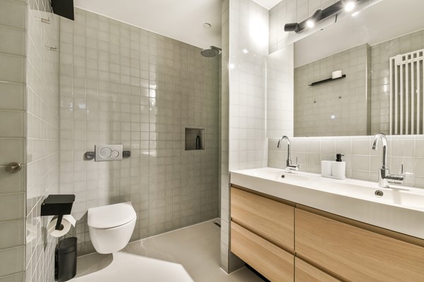 Medium property photo - Van Hogendorpstraat 154H, 1051 BX Amsterdam
